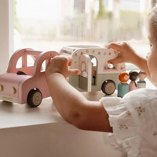 Dolls House, Family Evi and Caravan