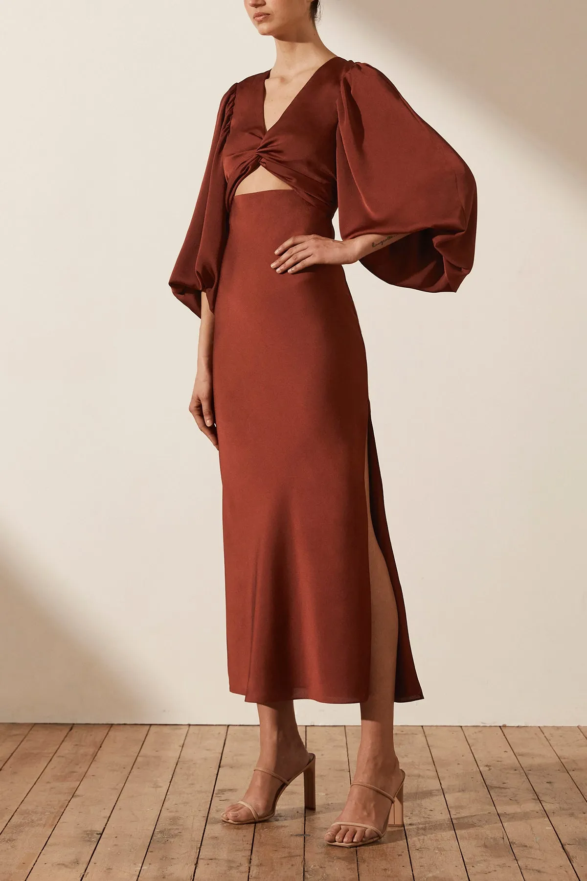 LUXE TWIST FRONT BALLOON SLEEVE MIDI DRESS - SANGRIA